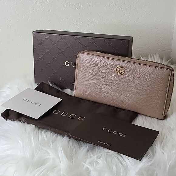 💯 Authentic Gucci Zipped Long Wallet 🍀 - Picture 1 of 14